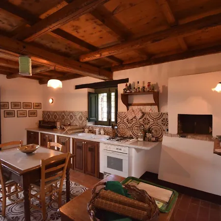 Cozy Holiday In With Pool * Collesano