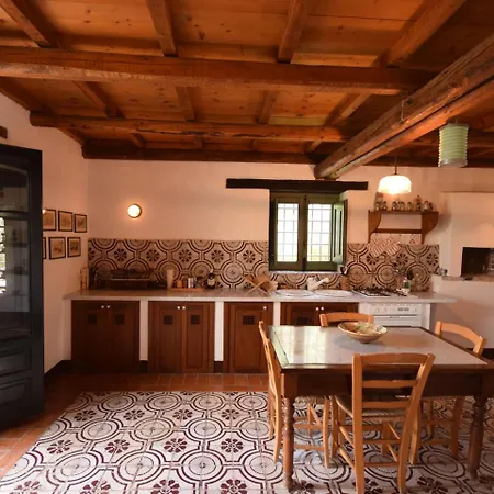 Hébergement de vacances Cozy Holiday In With Pool Collesano