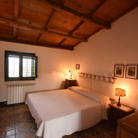 Cozy Holiday In With Pool Hébergement de vacances