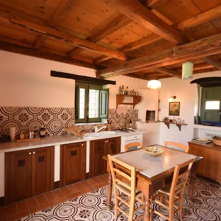 Cozy Holiday In With Pool Collesano